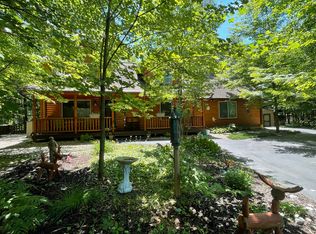 301 Robin Hood St, Roscommon, MI