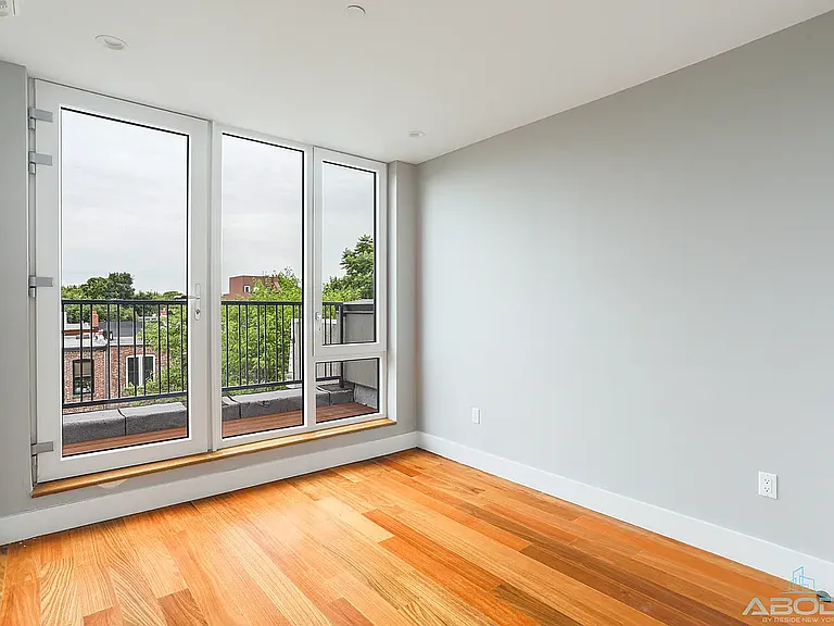 682 Hancock St #4A — Photo 8