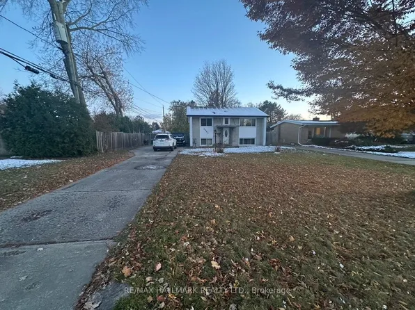 1501 Villa Maria Blvd N, Windsor, ON N9G 1W3