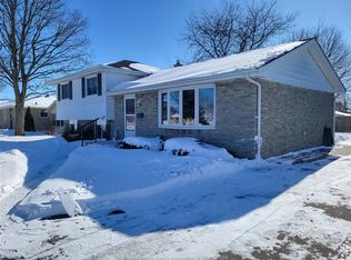 529 Dora Dr, Chatham Kent, ON N8A 2K2