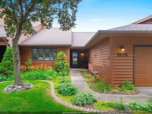 1525 N Bay Highlands Dr, Green Bay, WI 54311