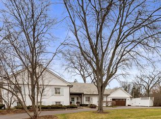 1283 Westmoor Trl, Winnetka, IL 60093