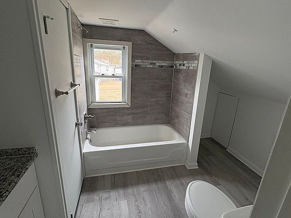 2nd image of 1276 Wilroy Rd