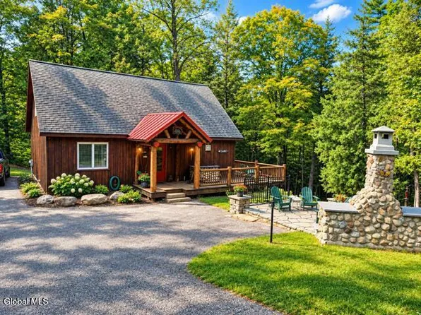 11 Whits End Way, Schroon Lake, NY 12870