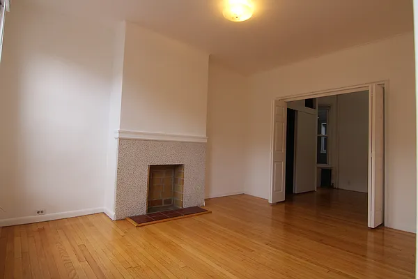 Rented by Nooklyn NYC LLC | media 18