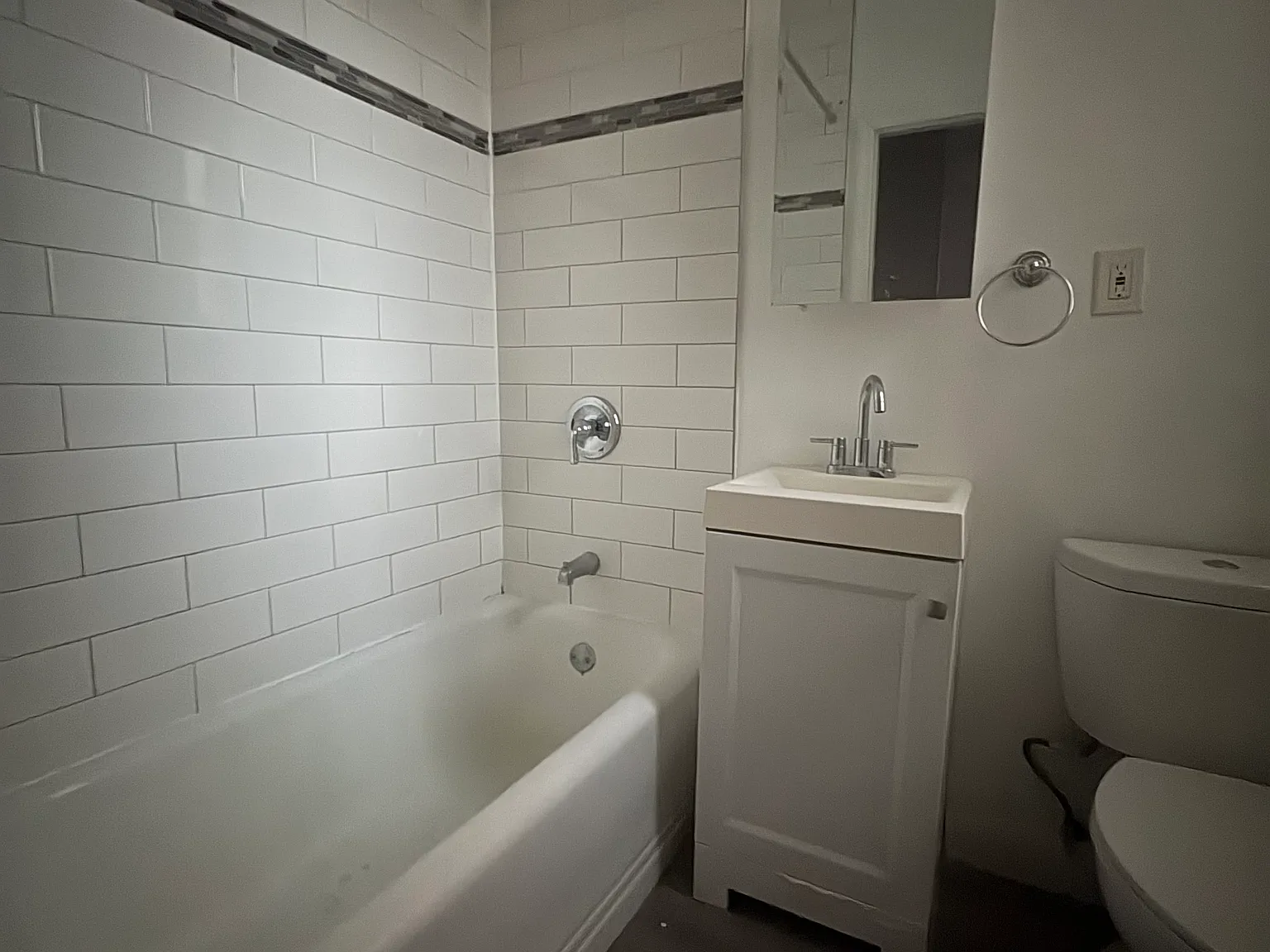 14 Kensington Ave — Photo 4