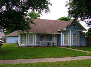2710 Fern Creek Ln, Pearland, TX 77581