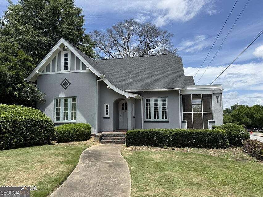 1st image of 2055 Vineville Ave