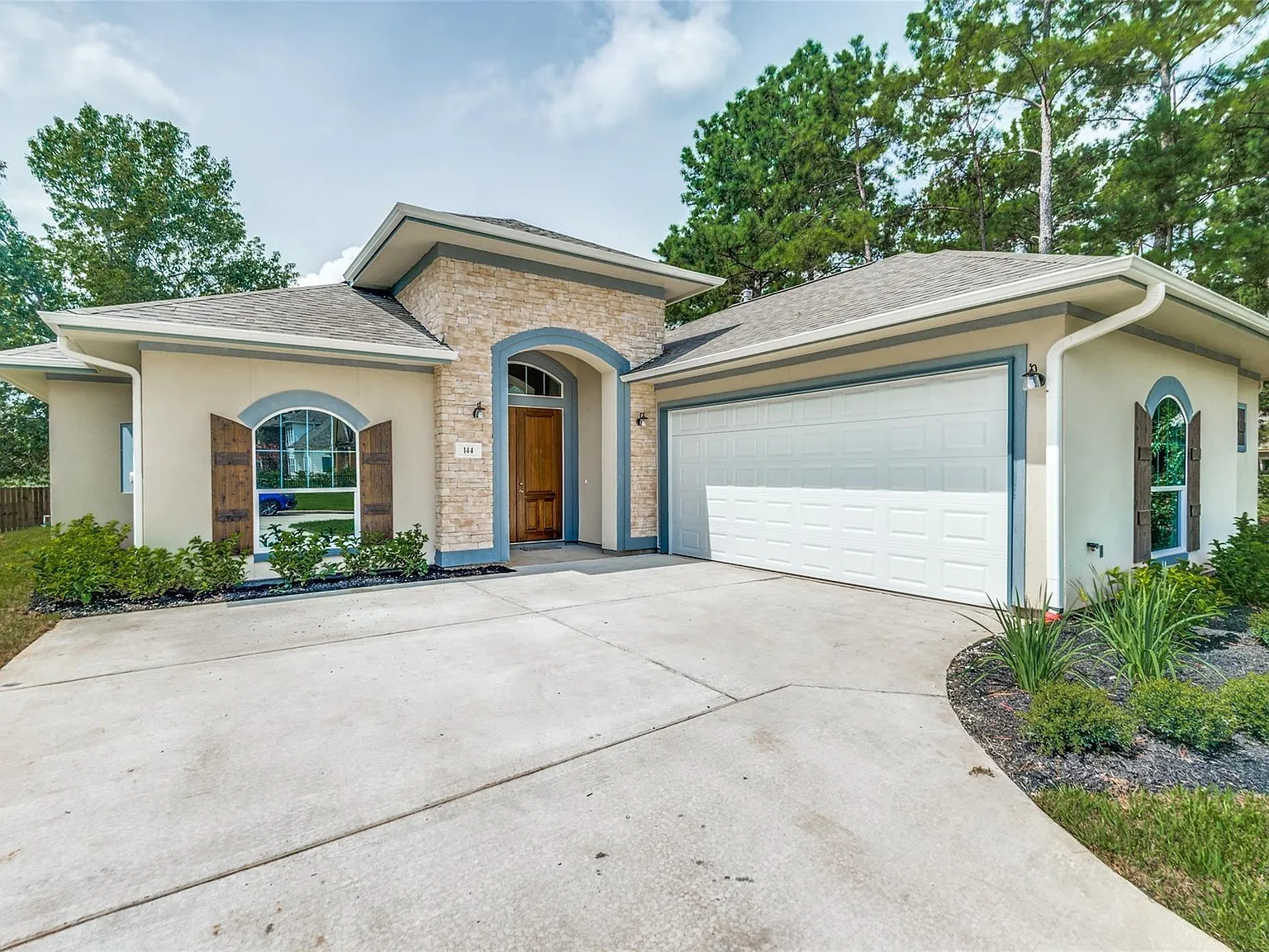 3 bed, 3.0 bath, 2055 sqft, $2,750 — Photo 2