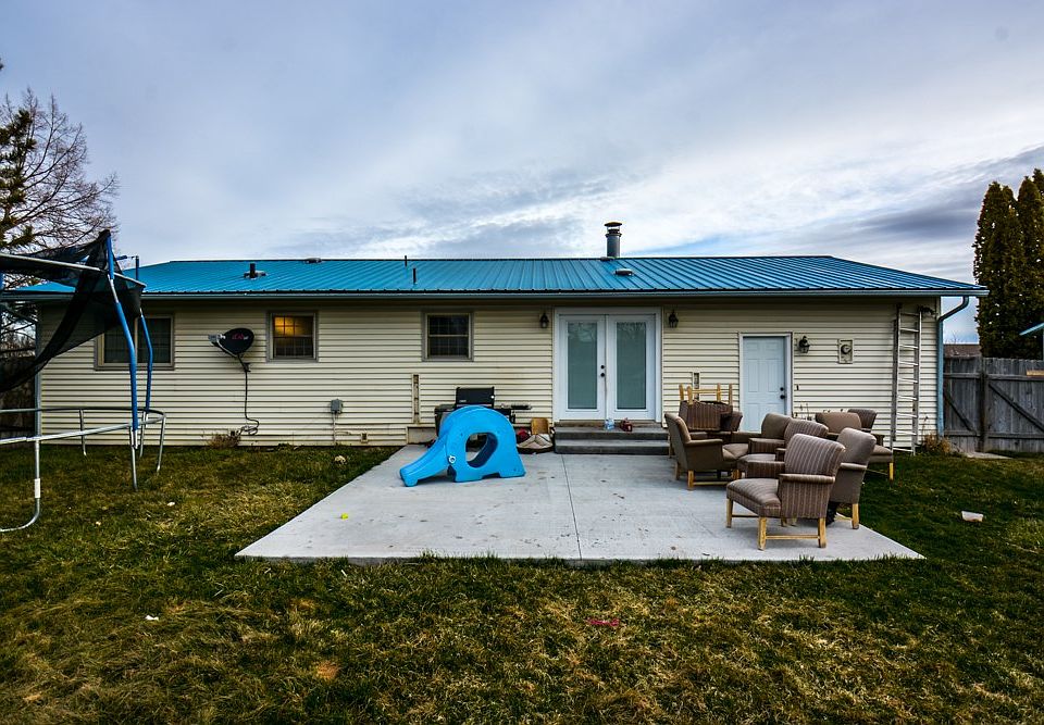 2nd image of 4260 E Greenwillow Ln
