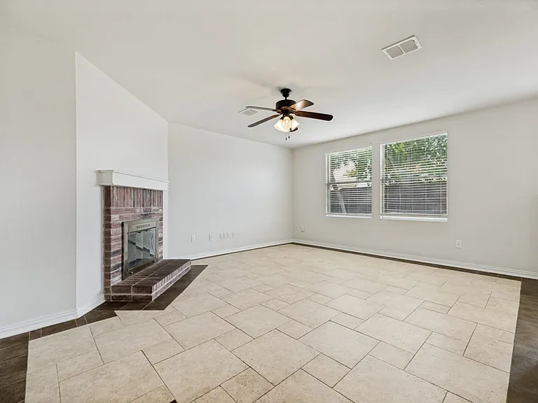 1600 Wynfield Dr — Photo 2