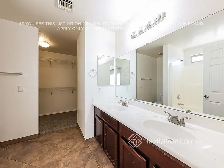 13029 W Lisbon Ln — Photo 16