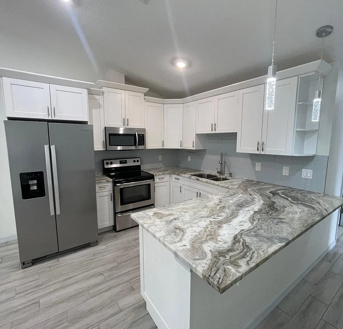 3 bed, 1200 sqft, $2,500 — Photo 4