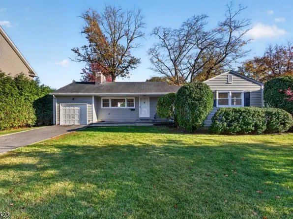 28 Fieldstone Dr, Springfield, NJ 07081