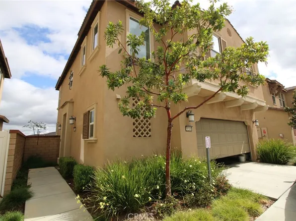 30346 Village Knoll Dr, Menifee, CA 92584