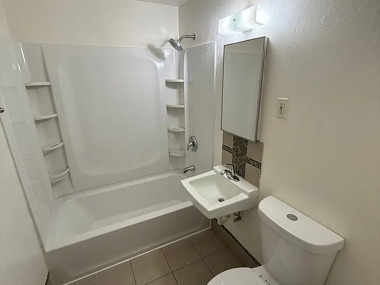 926 SE Uglow Ave #3 — Photo 18