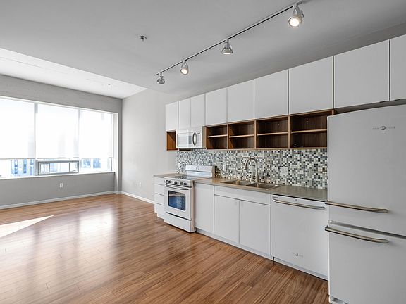 4th image of 4100 Lindell Blvd #11163857