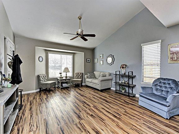 5th image of 1427 Crystal Springs Dr