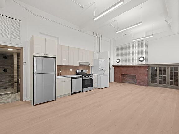 5th image of 1513 N Western Ave APT 303
