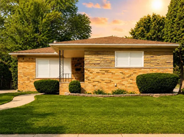 23181 Parklawn St, Oak Park, MI 48237