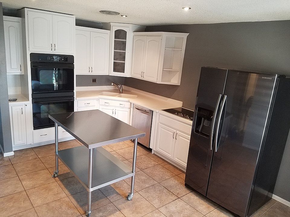 1st image of 3086 El Camino Ave