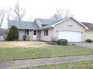 1568 Quail Hollow Dr, Cambridge, OH 43725