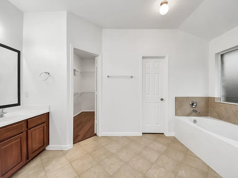 2412 Appian Way — Photo 29
