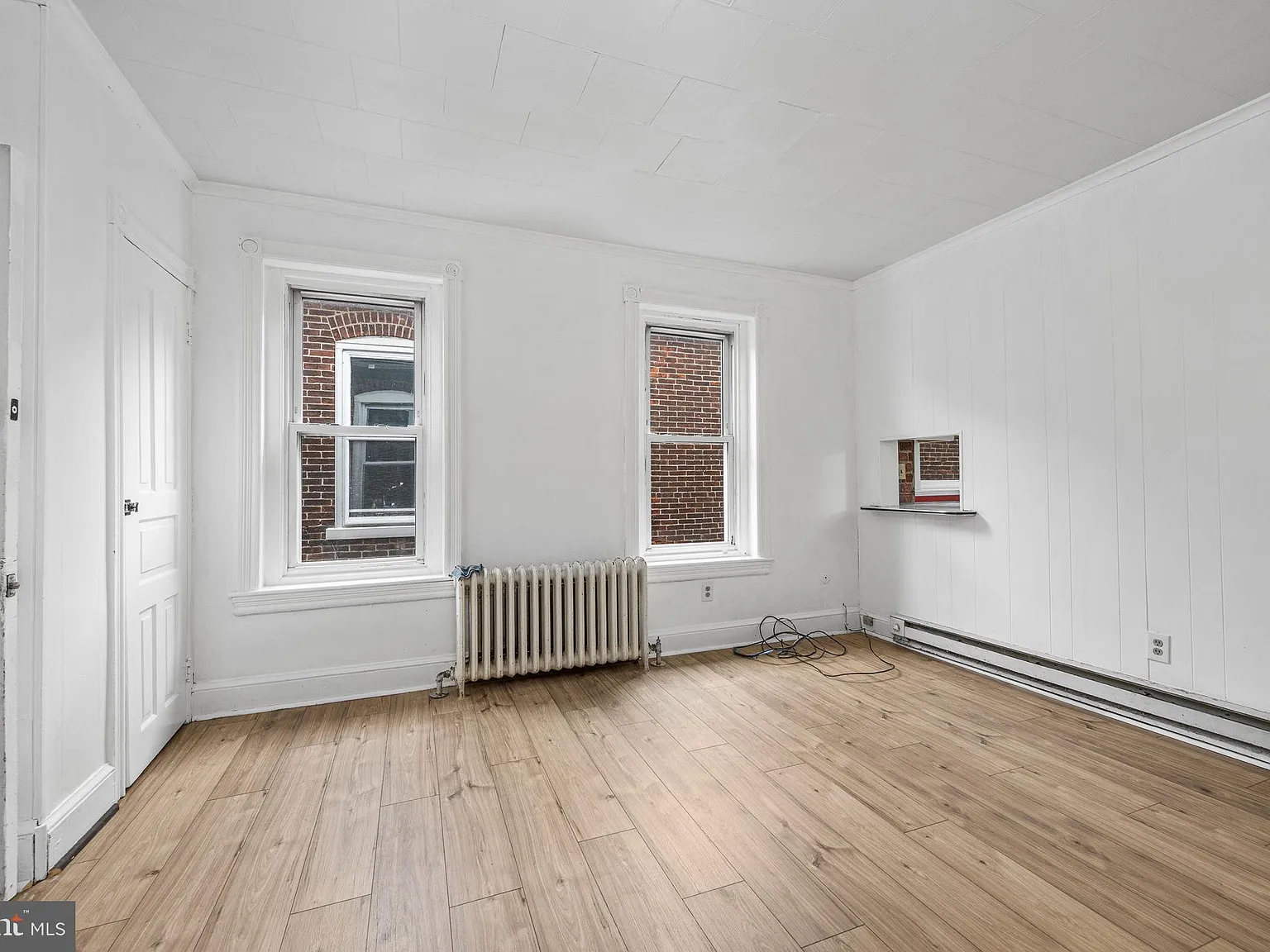 2 bed, 1.0 bath, $1,550 — Photo 2