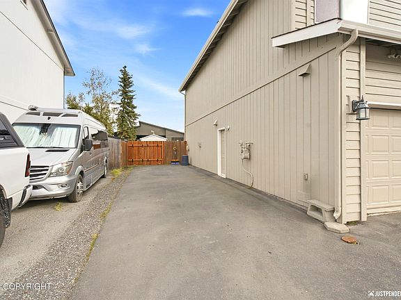 4th image of 9925 Poseidon Dr