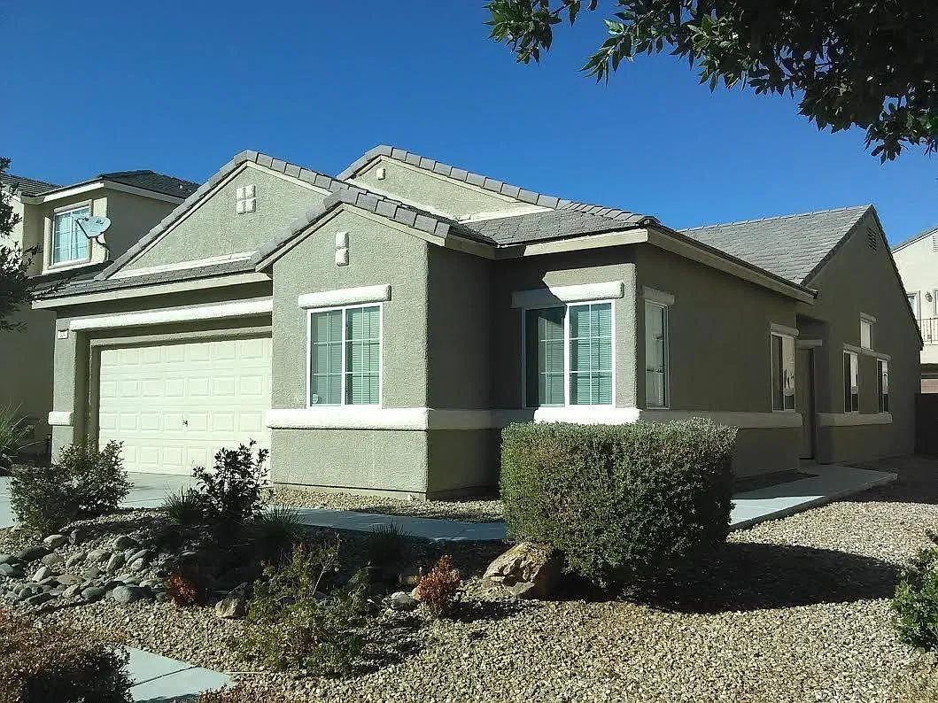 4 bed, 1875 sqft, $2,550 — Photo 1