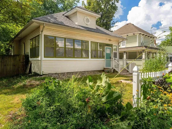 104 N Springer St, Carbondale, IL 62901