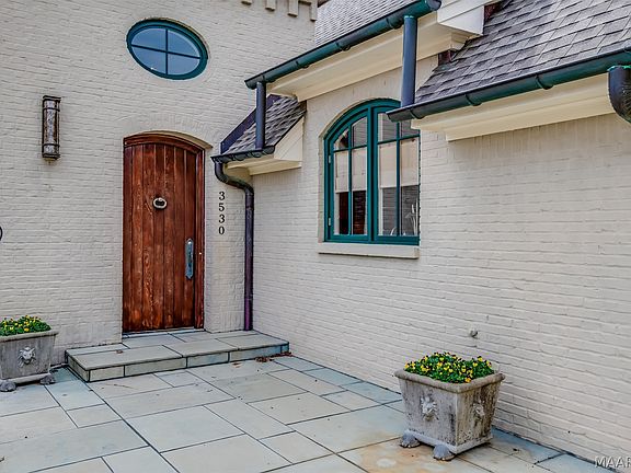 2nd image of 3530 Oak Grove Cir