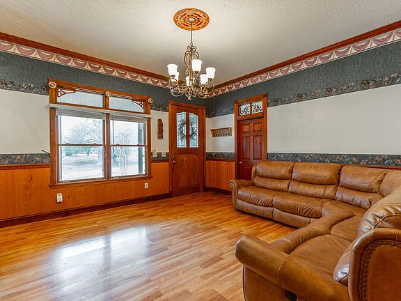 3rd image of 594 Rakestraw Rd