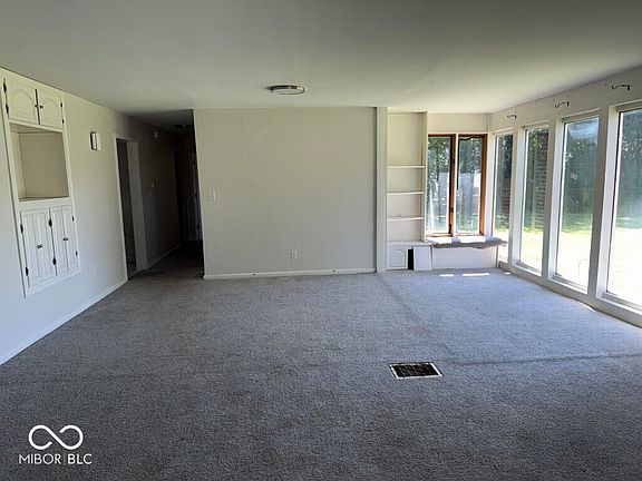 3rd image of 4522 Columbus Ave