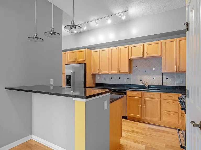500 E Grant St #207 — Photo 11