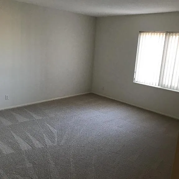 8350 Greensboro Dr #402 — Photo 6