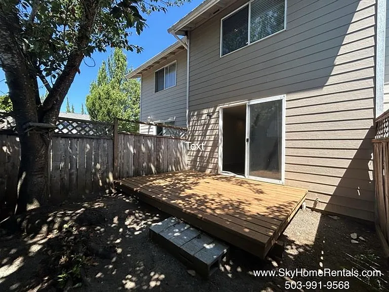 2180 Maplewood Dr S — Photo 19