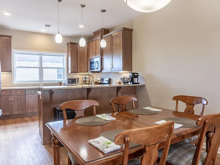 2976 Clover Ridge Dr — Photo 6
