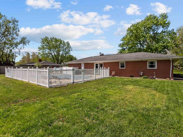 904 Pinoak Dr, Kokomo, IN 46901