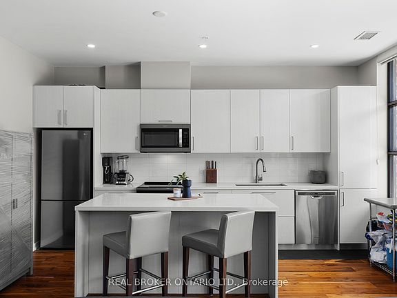 4th image of 21 Matchedash St S #204