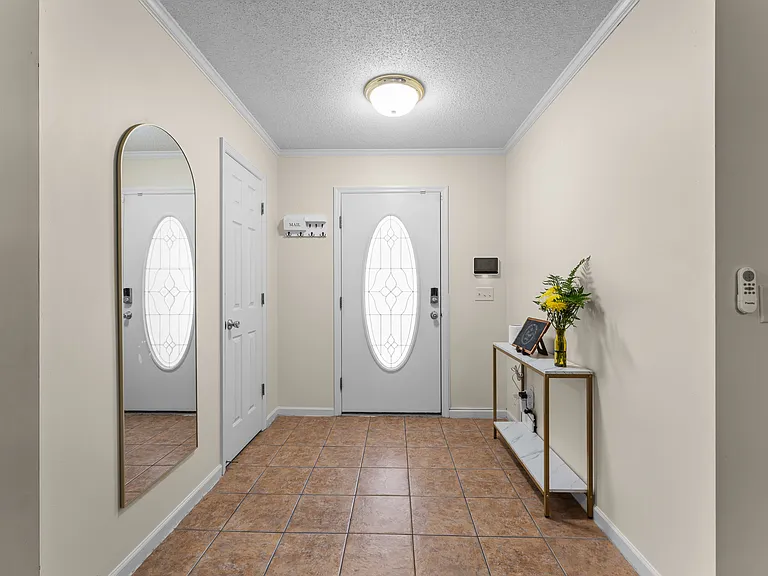 107 Shallowford Cir — Photo 8