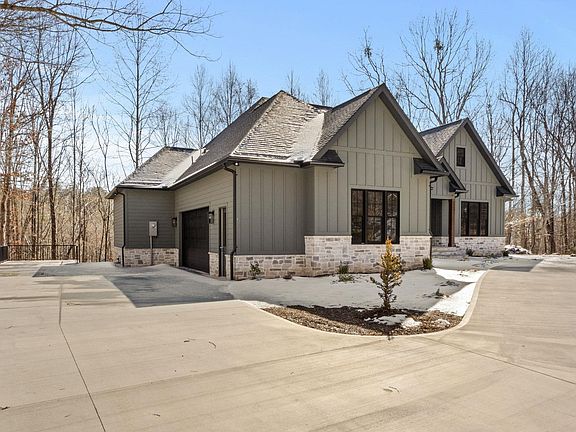 3rd image of 328 Glen Hollow Rd