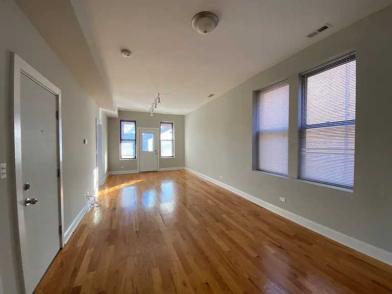 2540-42 W Augusta Blvd — Photo 1