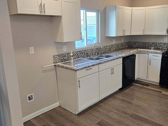 5th image of 1855 D St APT 5