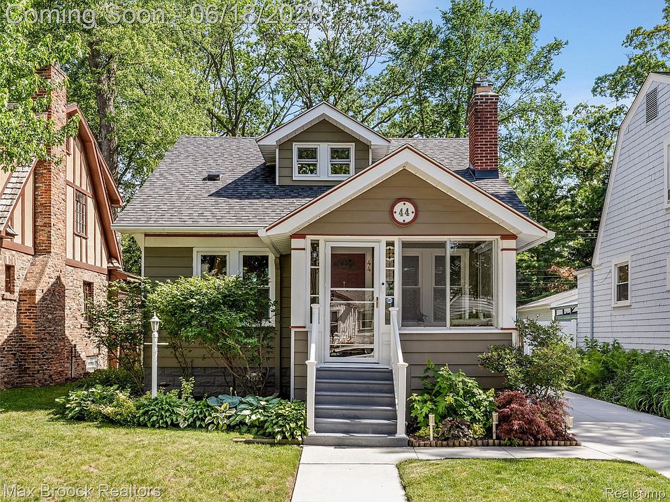 1st image of 44 Kensington Blvd