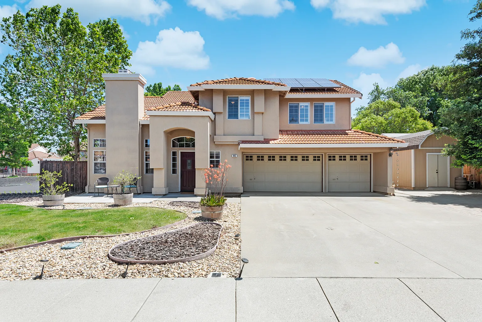 443 Melissa Ct photo 1