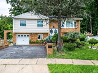 68 Barbara Ct, Iselin, NJ 08830