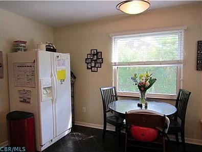 3rd image of 2757 Kensington Pl W