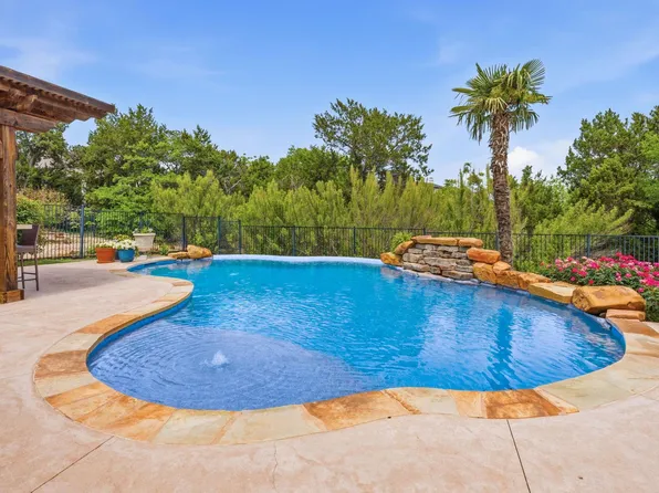 101 Pierce Range Dr, Lakeway, TX 78738