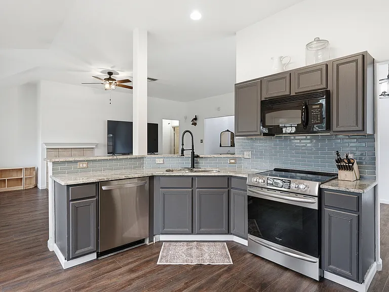 7218 Gingerberry Dr — Photo 10